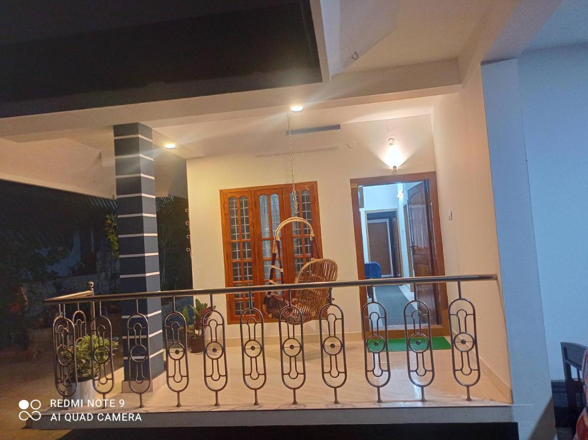 Appartement Fab House à Thekkady Extérieur photo
